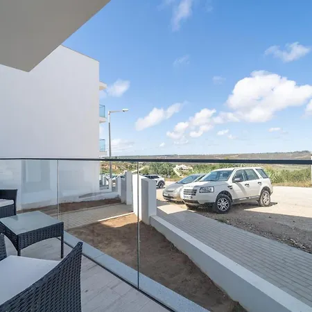 O Macarico - Walking Distance To Monte Clerigo And Amoreira Beaches Διαμέρισμα *