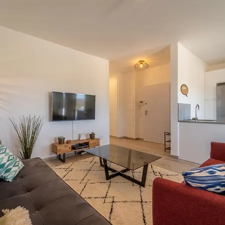Διαμέρισμα O Macarico - Walking Distance To Monte Clerigo And Amoreira Beaches