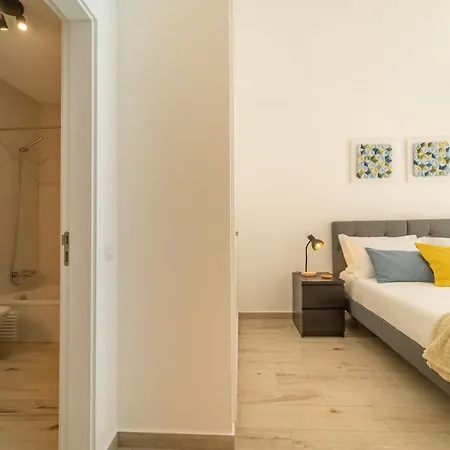 Διαμέρισμα O Macarico - Walking Distance To Monte Clerigo And Amoreira Beaches