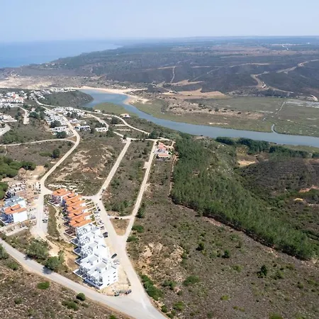 O Macarico - Walking Distance To Monte Clerigo And Amoreira Beaches *