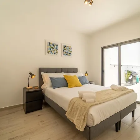 O Macarico - Walking Distance To Monte Clerigo And Amoreira Beaches Apartamento