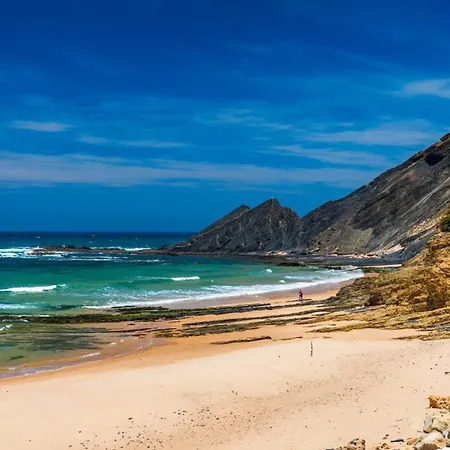 O Maçarico - Walking Distance To Monte Clerigo&amoreira Beaches